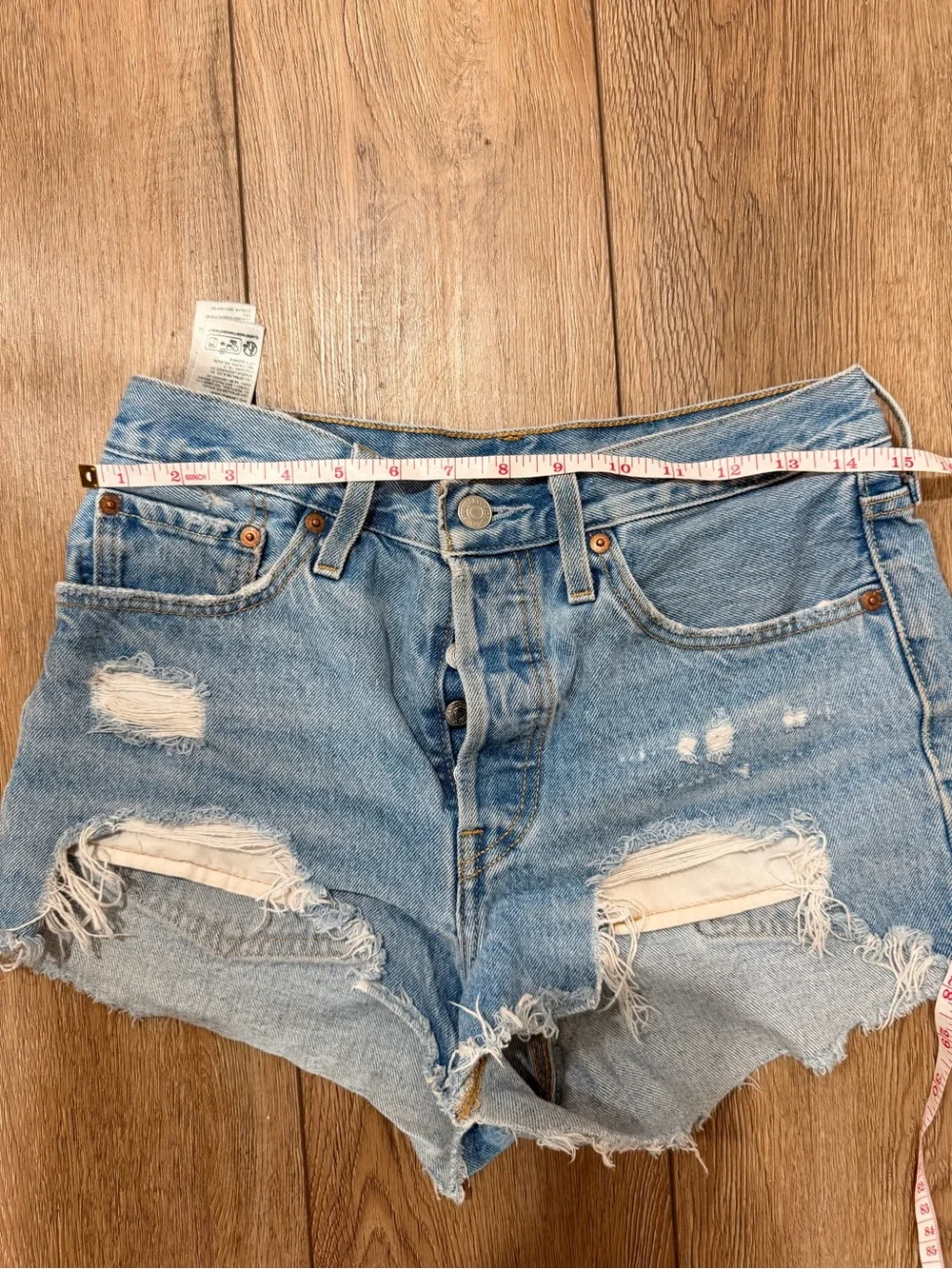 Levi's 501 Light Blue High-Rise Frayed Denim Shorts 0337 - Picture 4 of 7
